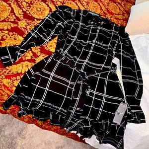 Gorgeous Black & White Long sleeve Julia Jordan Dress w/checker panel print sz16